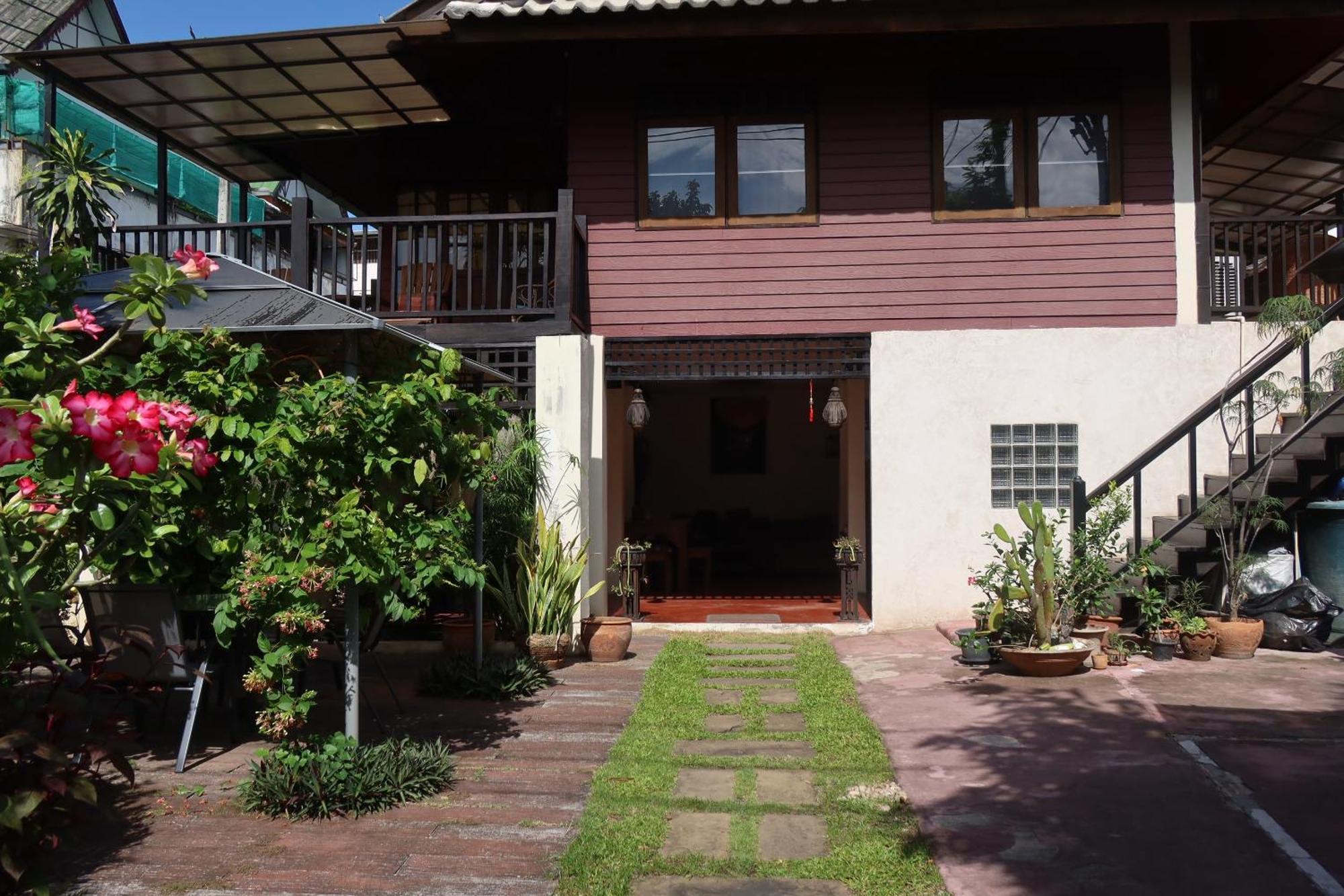 Banjai Garden Guesthouse Chiang Mai Exterior photo